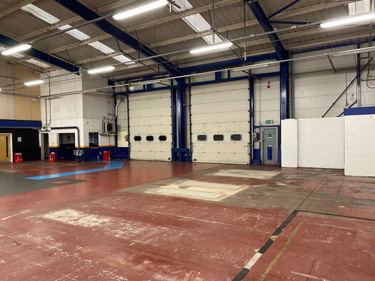 Industrial Unit in Guildford - photo 4