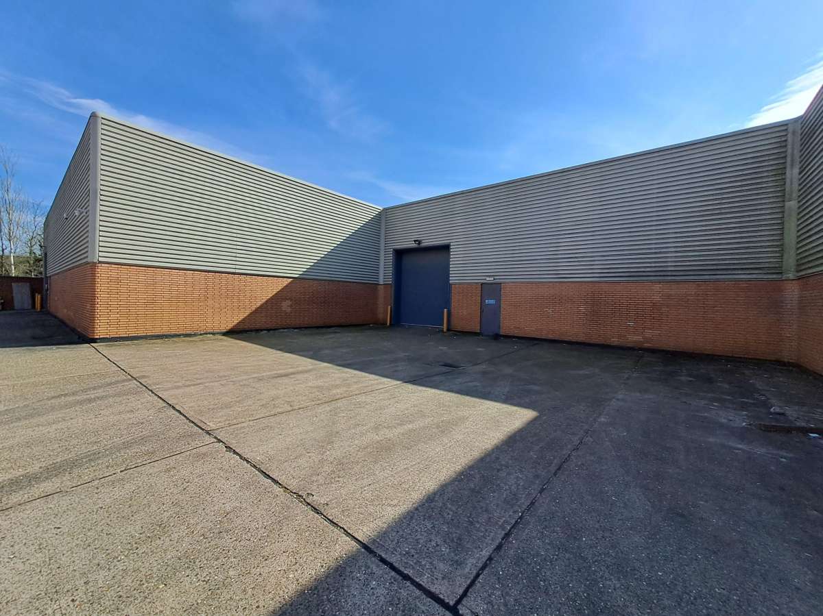 Industrial Unit in Milton Keynes - photo 2
