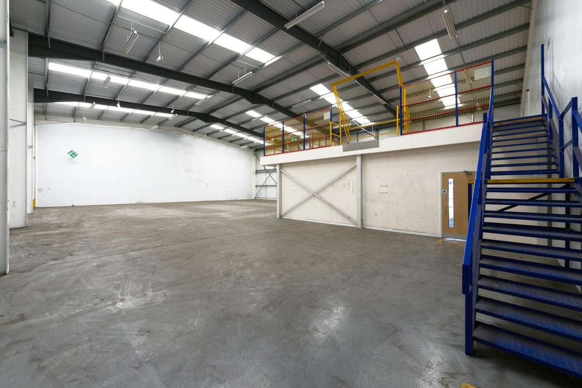 Industrial Unit in Harlow - photo 4