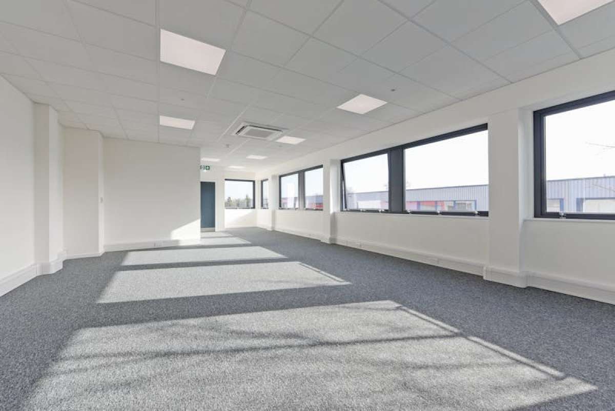 Industrial Unit in Hedge End - photo 3