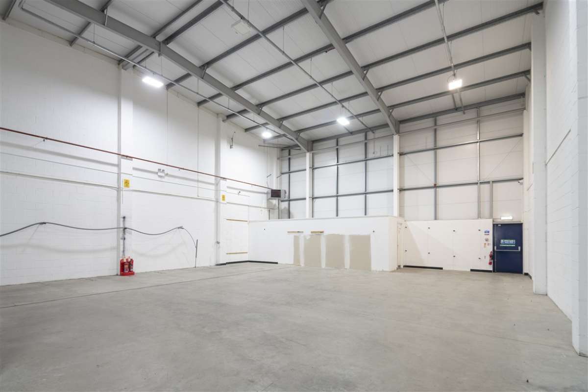 Industrial Unit in Croydon - photo 2