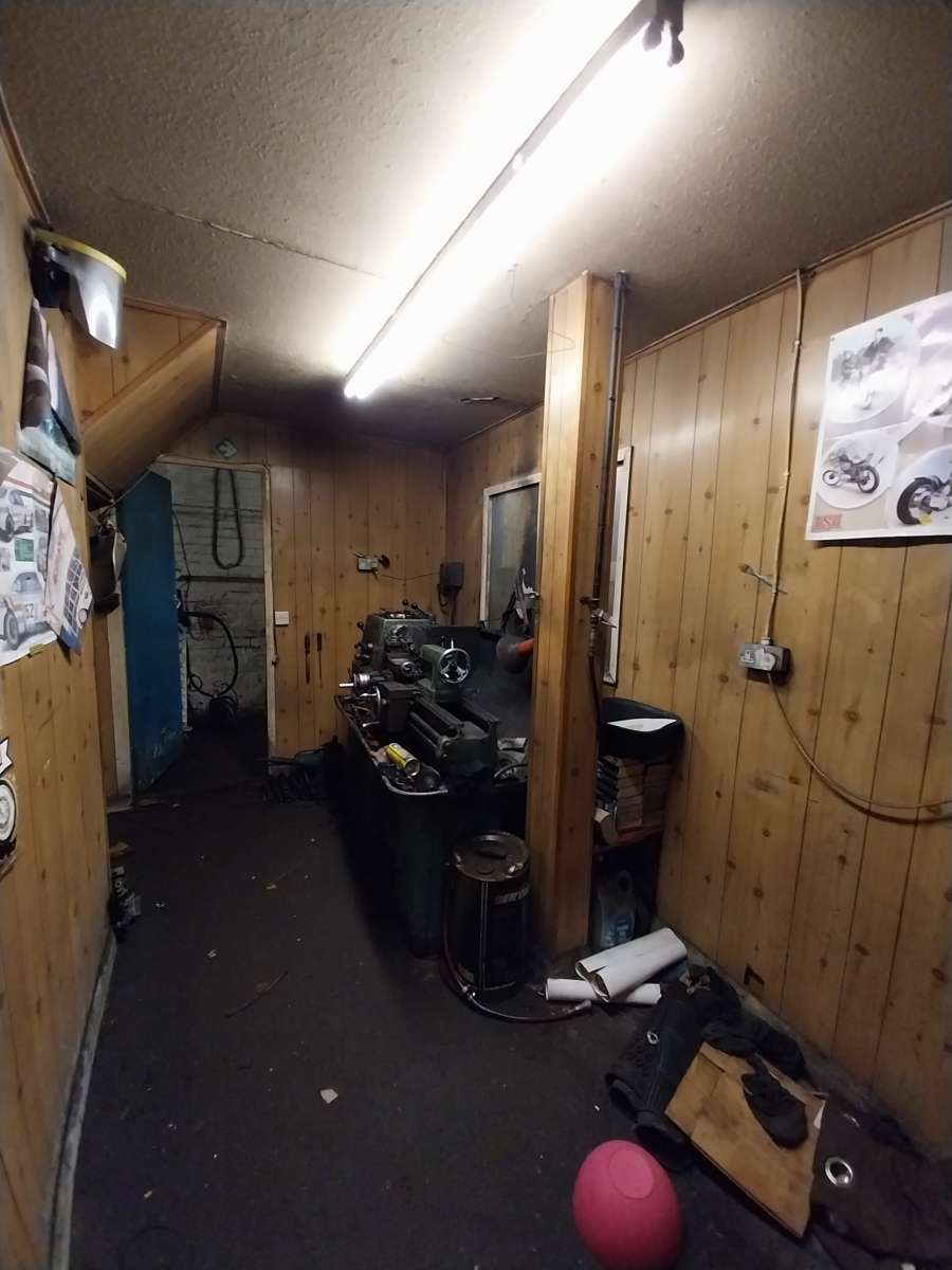 Industrial Unit in Bradford - photo 4