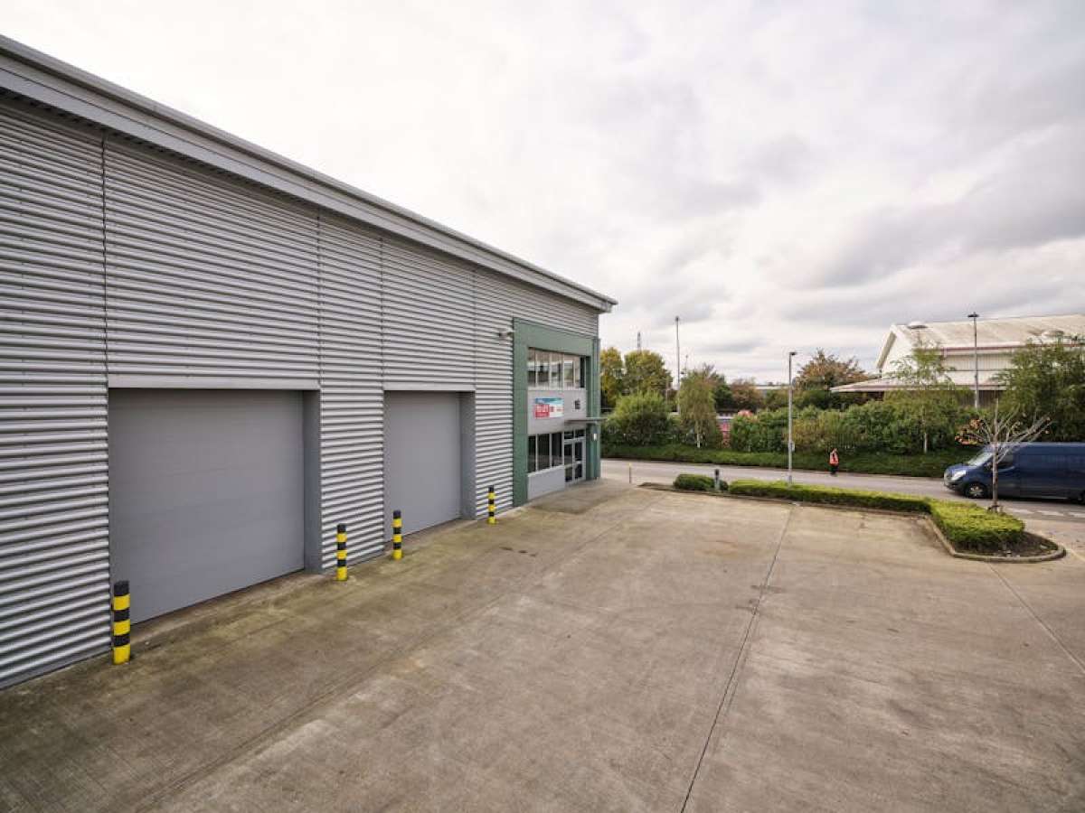 Industrial Unit in Uxbridge - photo 4