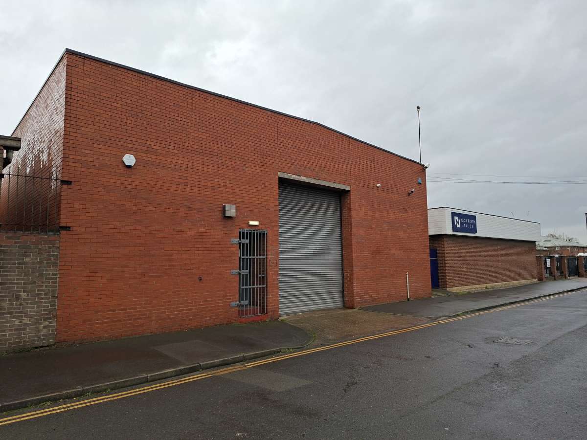 Industrial Unit in Sheffield - photo 3