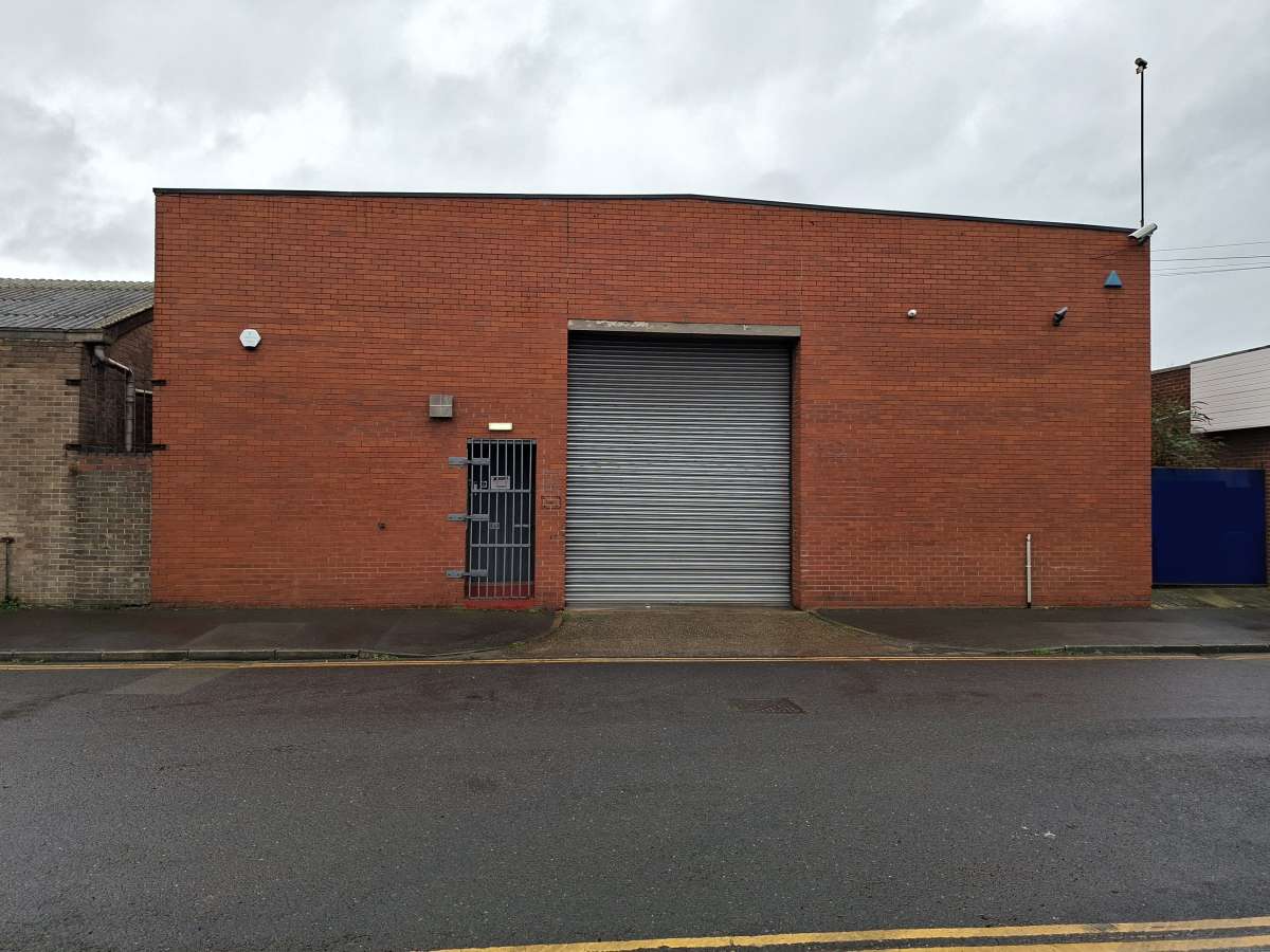 Industrial Unit in Sheffield - photo 4