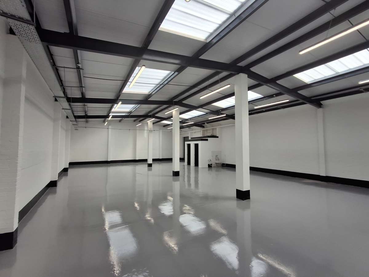 Industrial Unit in London - photo 4