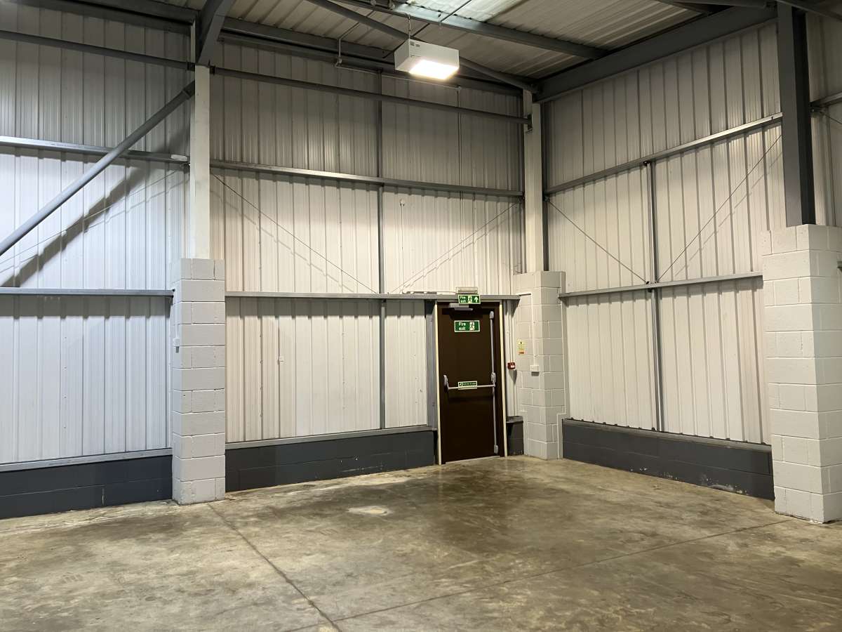 Industrial Unit in St. Johns Business Estate - photo 4