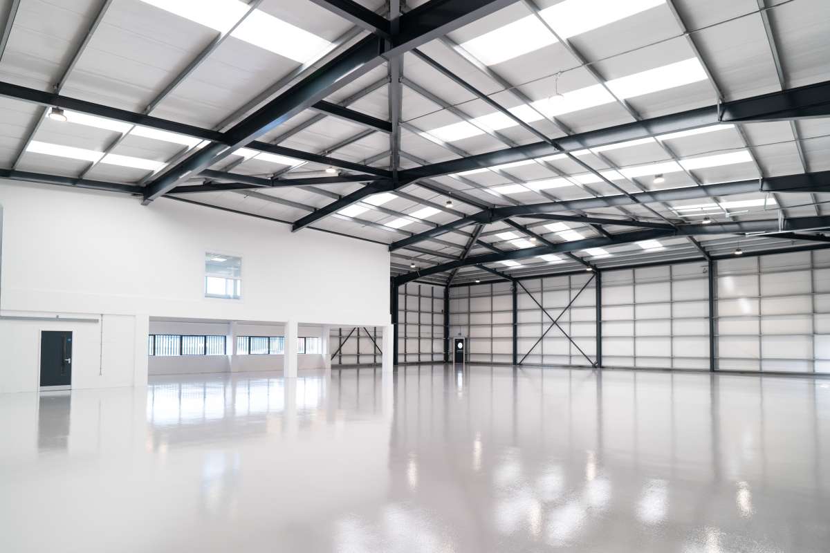 Industrial Unit in London - photo 2