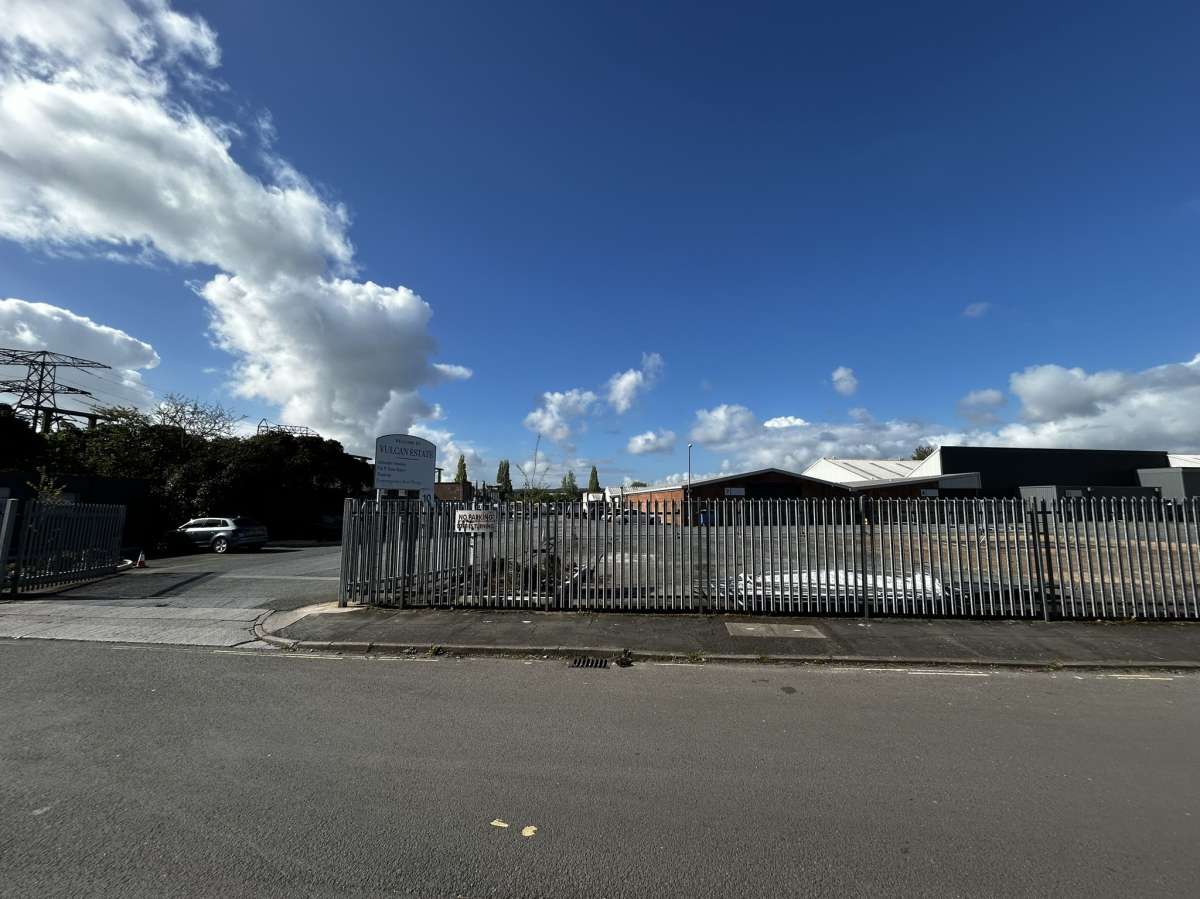 Industrial Unit in Exeter - photo 4