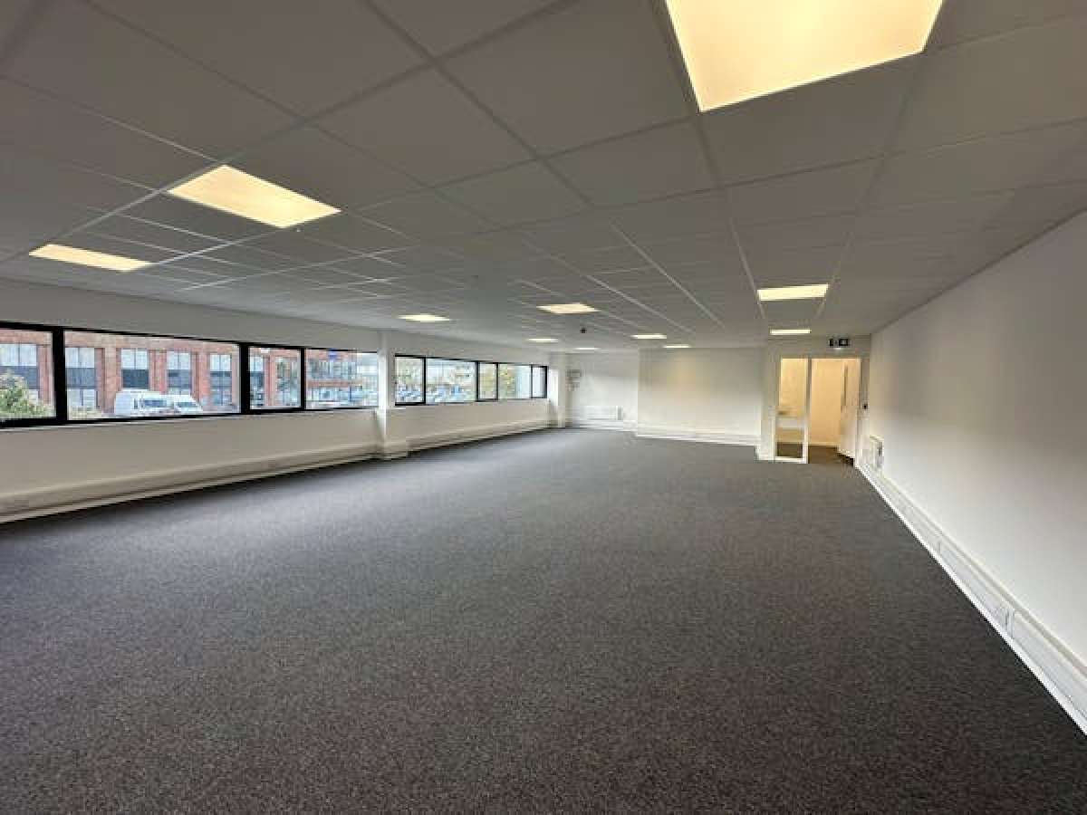 Industrial Unit in Tewkesbury - photo 4