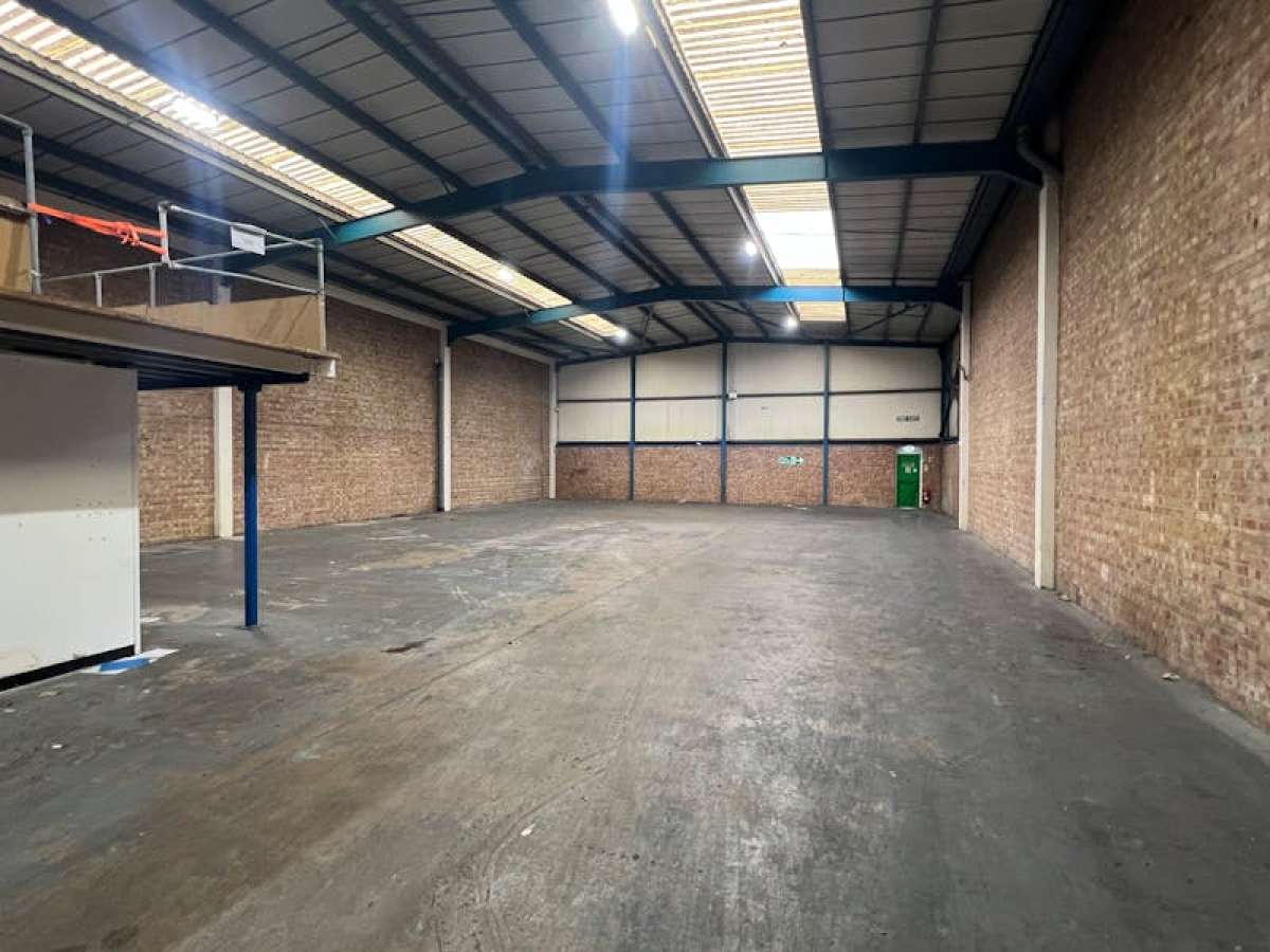Industrial Unit in Eastleigh - photo 3