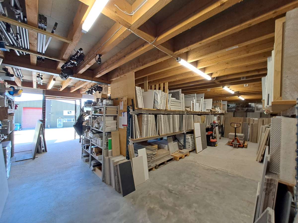 Industrial Unit in Liskeard - photo 2