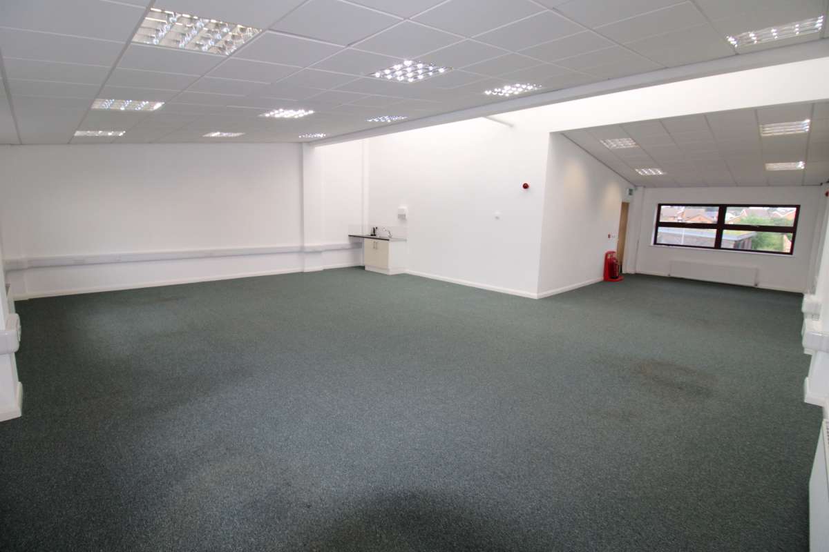 Industrial Unit in Hinckley - photo 3