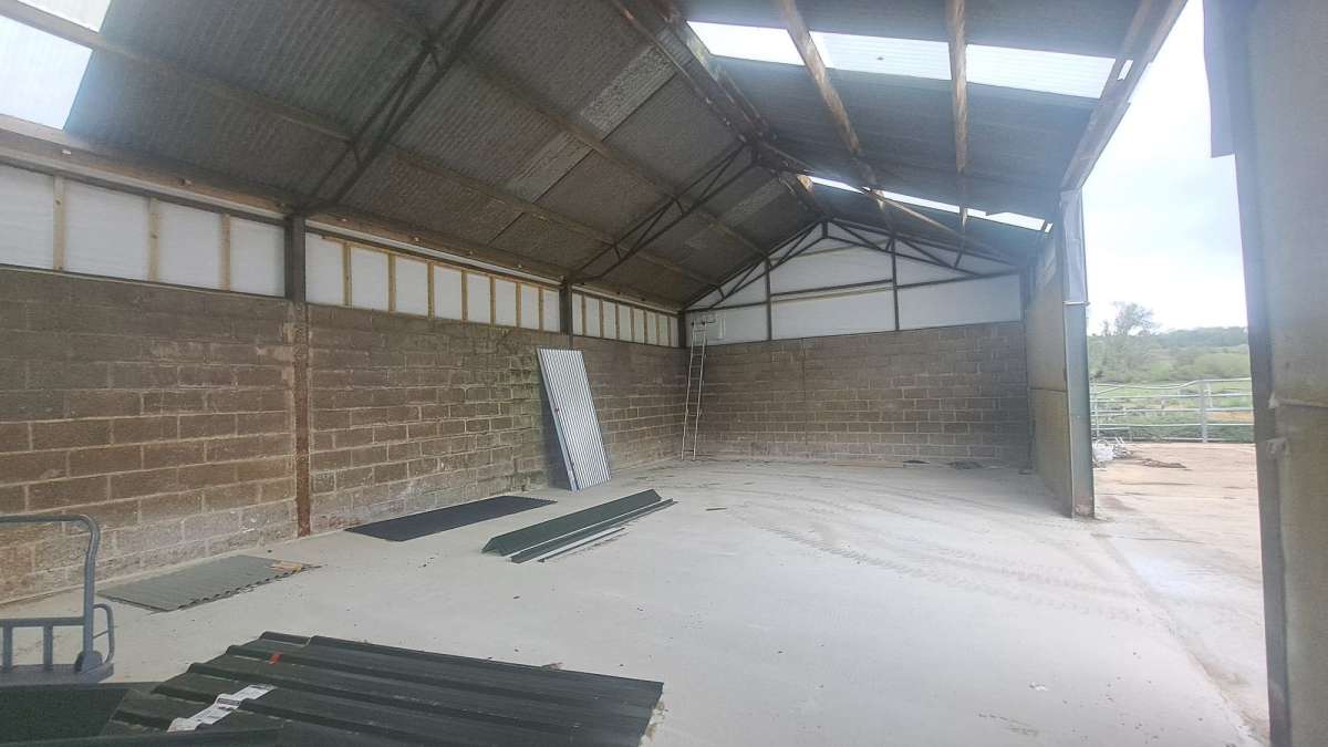 Industrial Unit in Newport Pagnell - photo 3