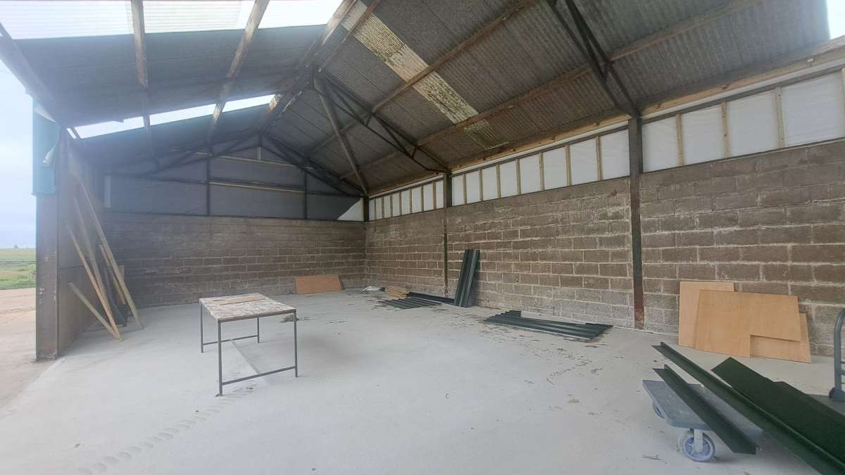 Industrial Unit in Newport Pagnell - photo 4
