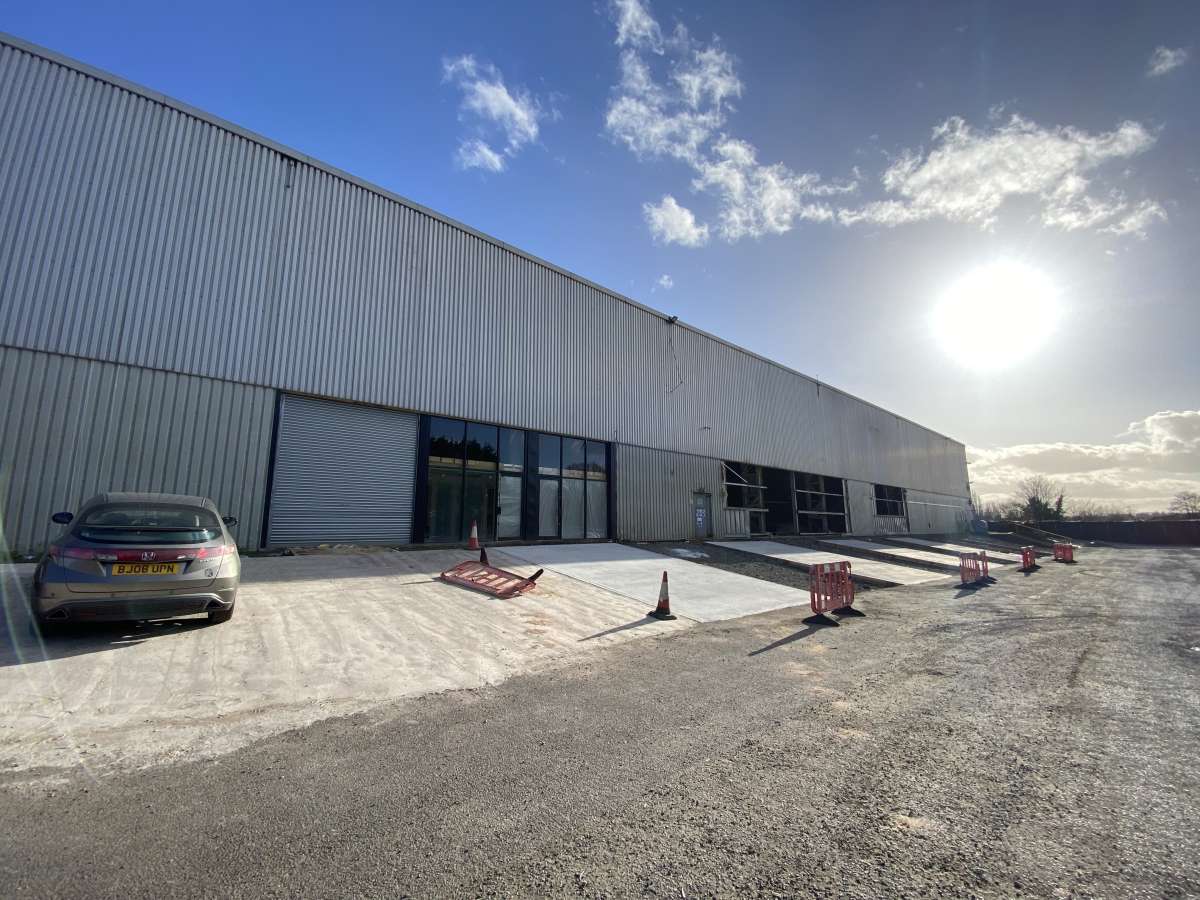Industrial Unit in Worcester - photo 2