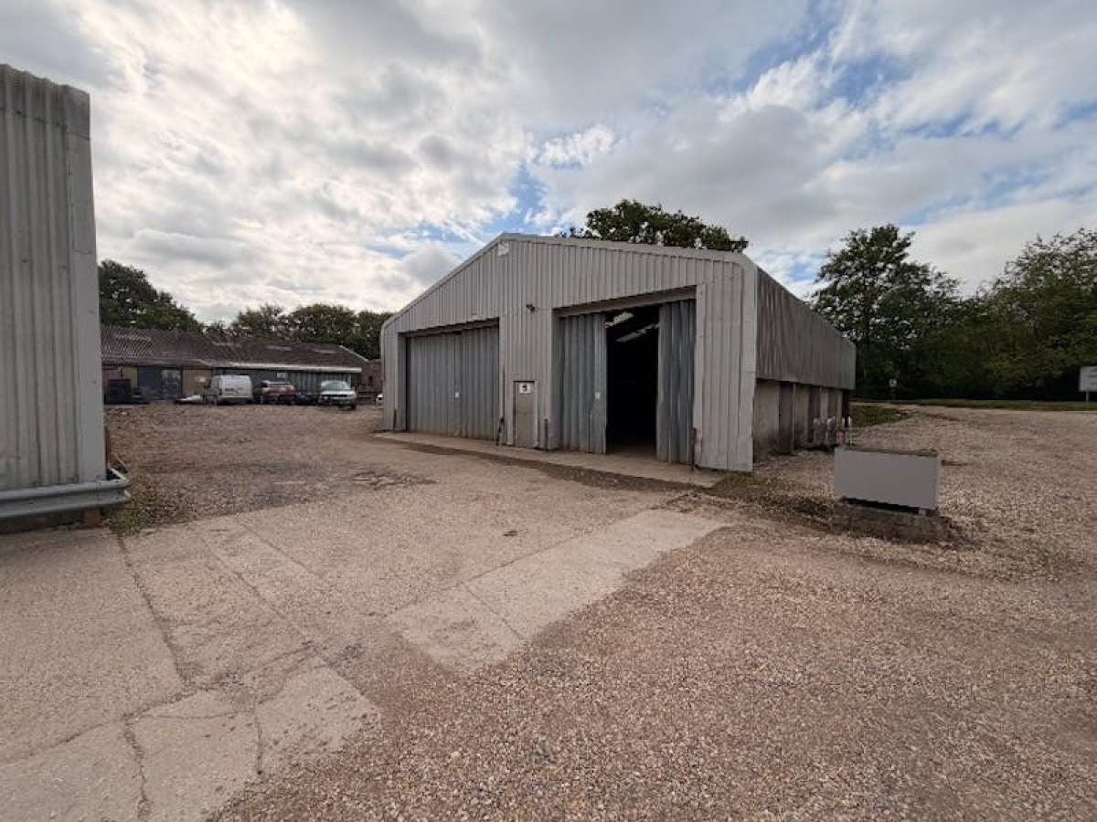 Industrial Unit in Bordon - photo 4