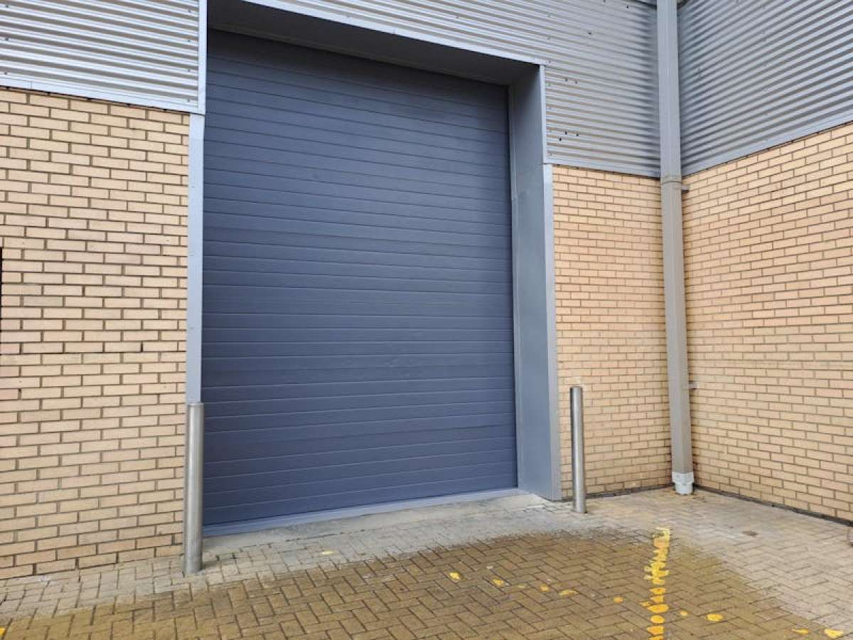 Industrial Unit in Hedge End - photo 2