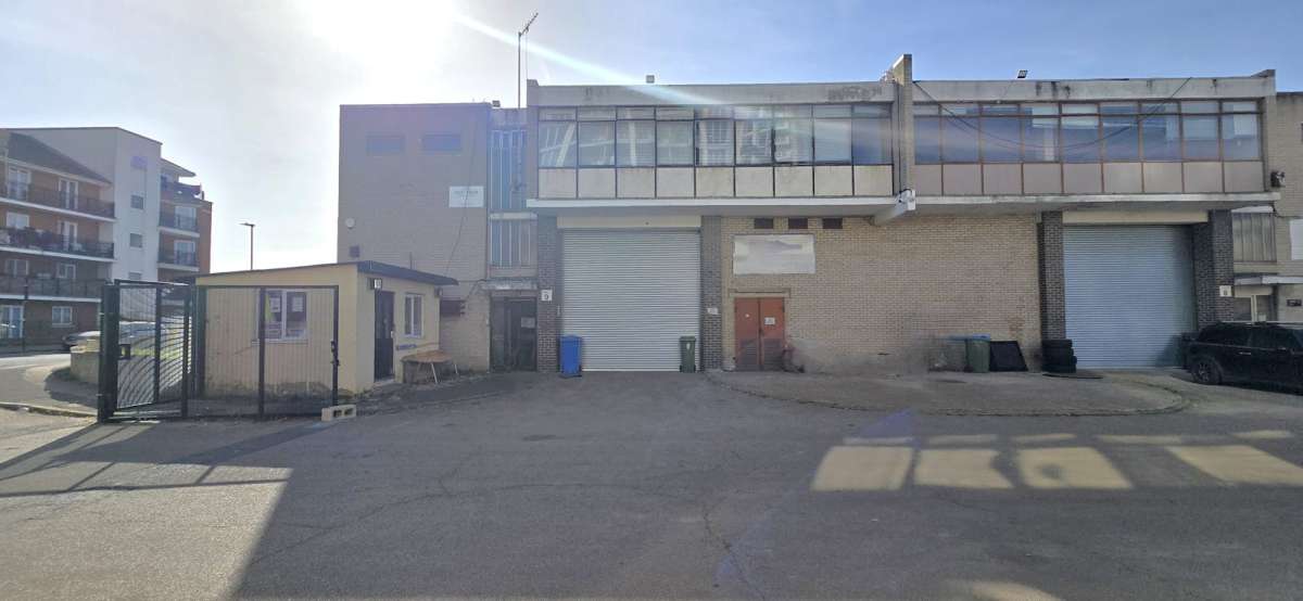 Industrial Unit in London - photo 4