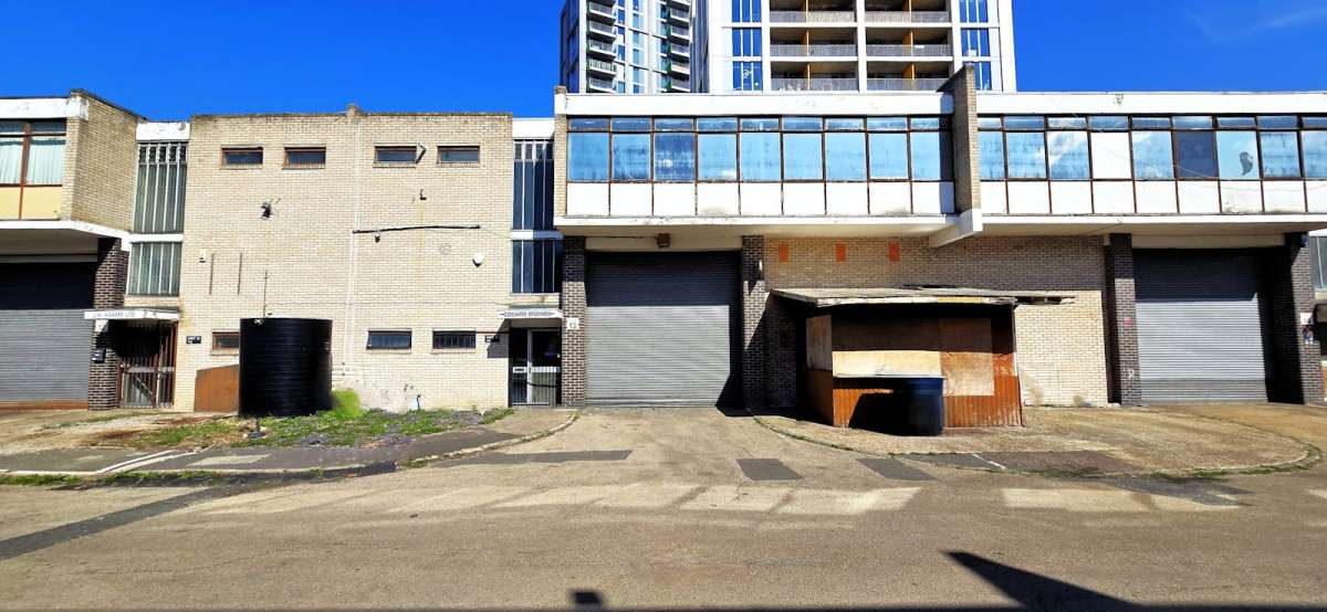 Industrial Unit in London - photo 4