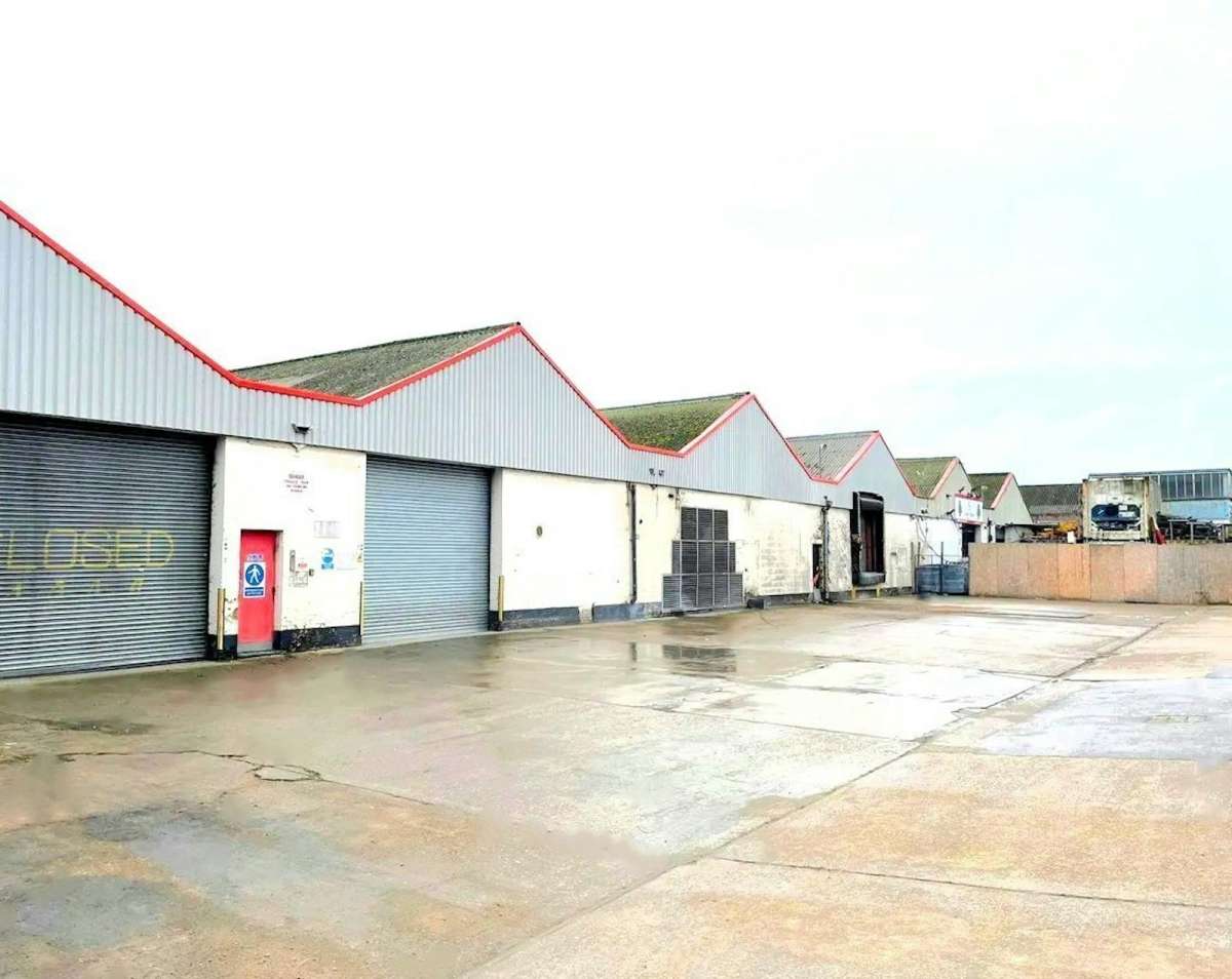 Industrial Unit in London - photo 2