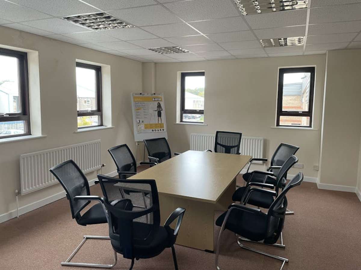 Industrial Unit in Poole - photo 3