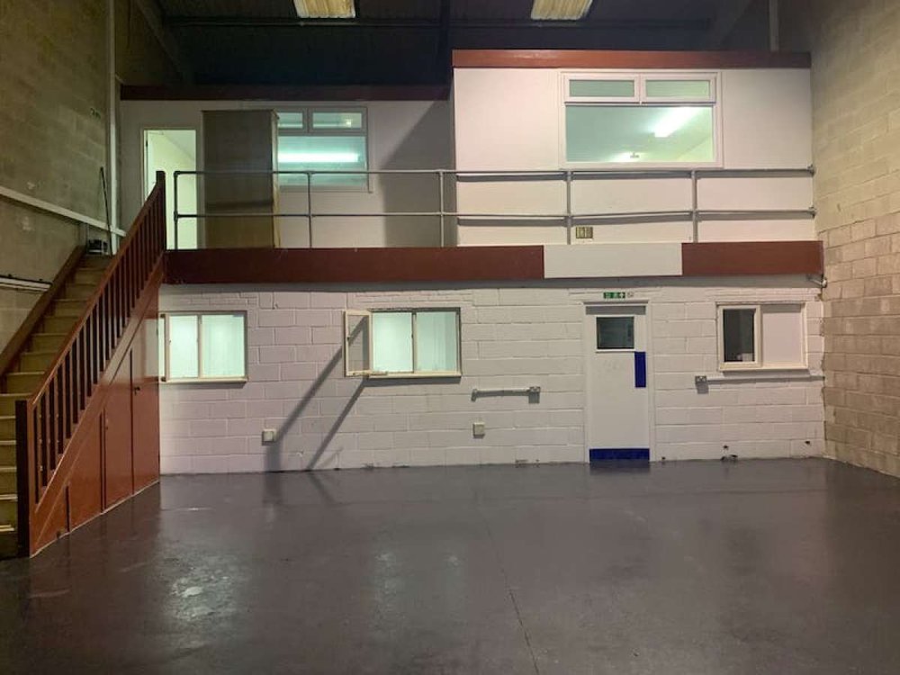 Industrial Unit in Portsmouth - photo 3