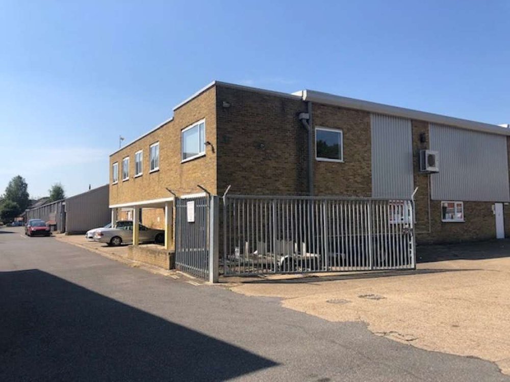 Industrial Unit in Shepperton - photo 2