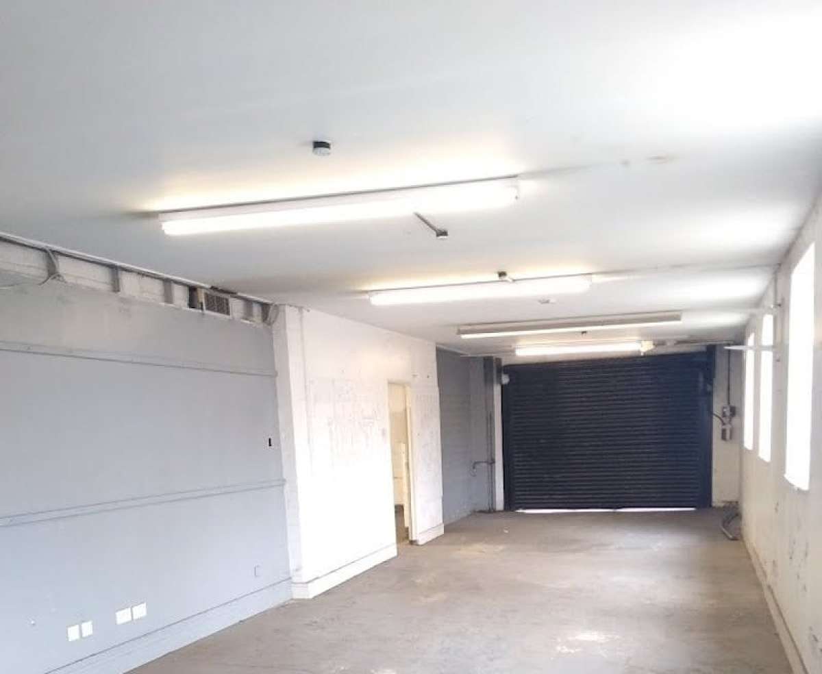 Industrial Unit in Addlestone - photo 4