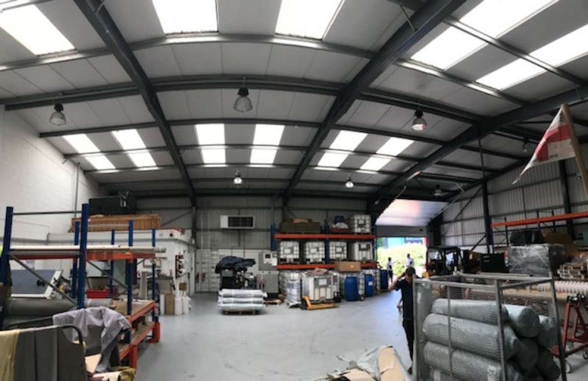 Industrial Unit in Waterlooville - photo 2