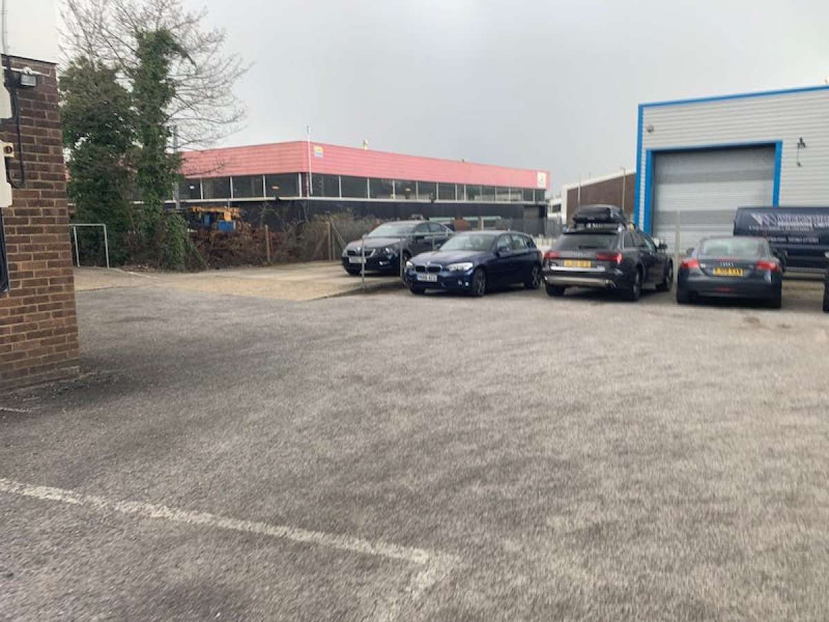 Industrial Unit in Eastleigh - photo 3