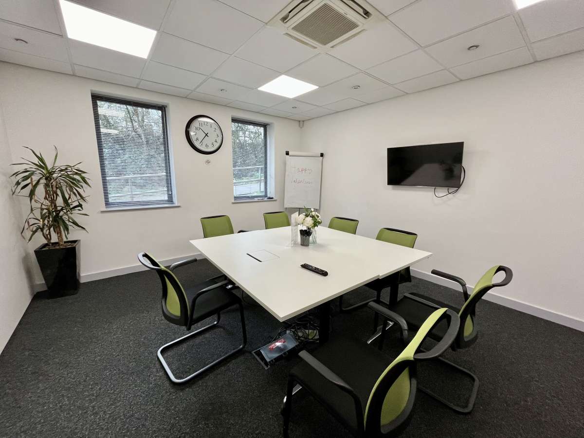 Industrial Unit in Southampton - photo 2