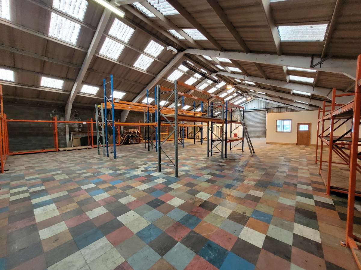 Industrial Unit in St Neots - photo 3