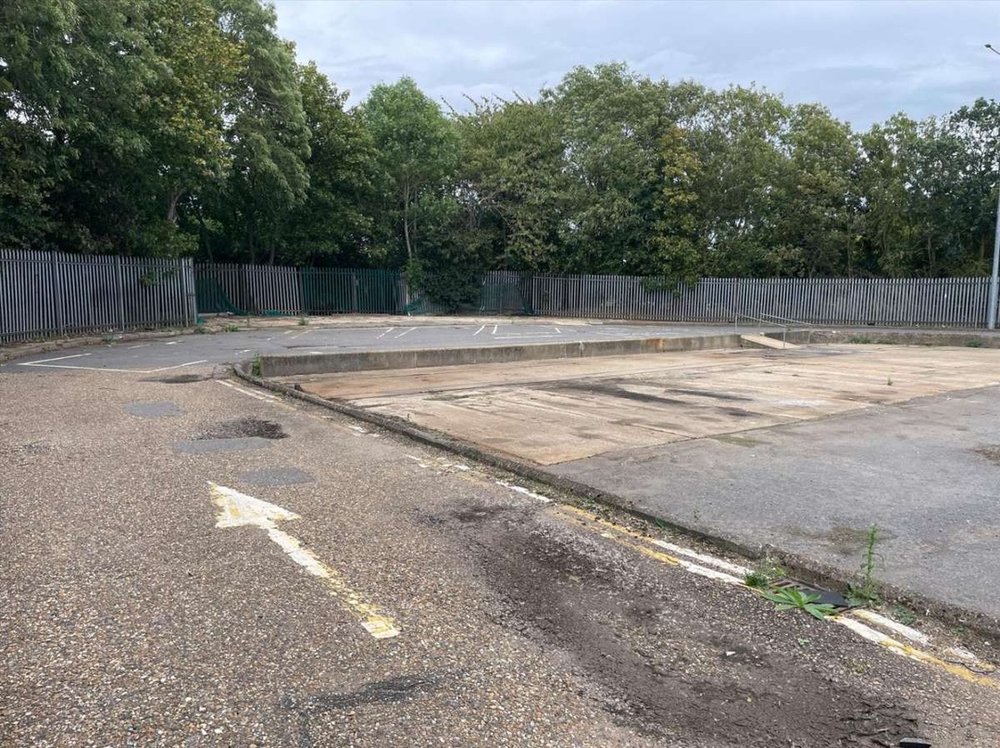 Industrial Unit in Hatfield - photo 2