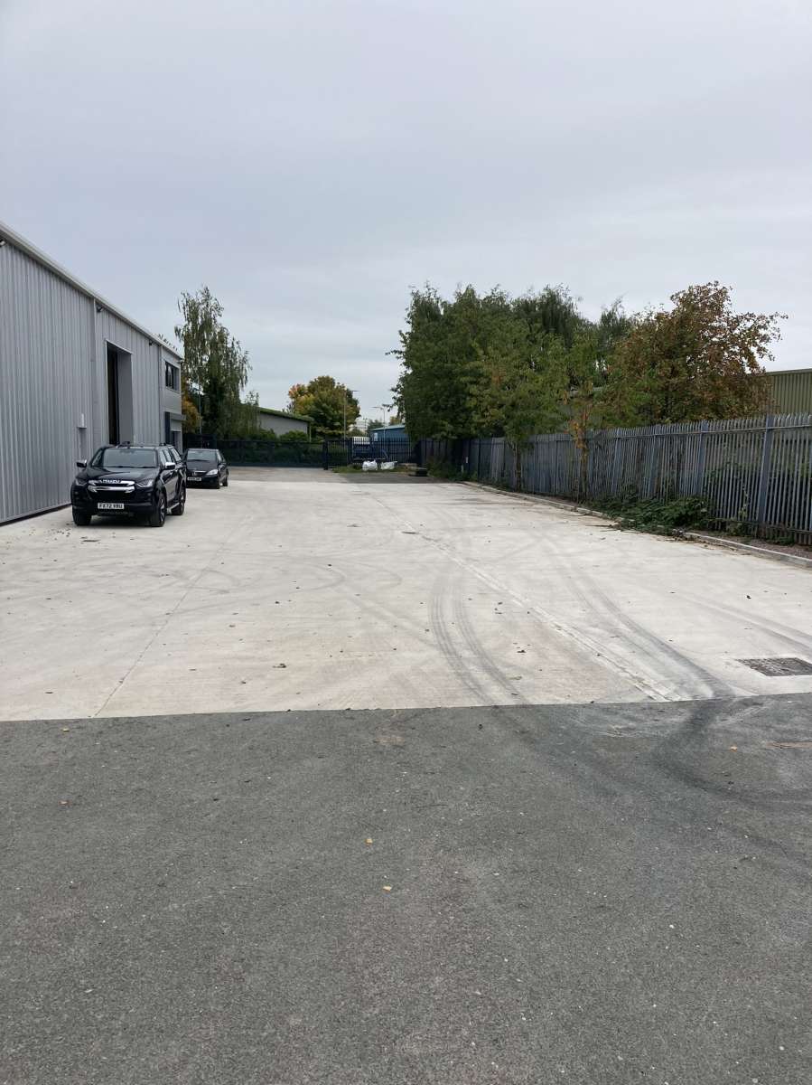 Industrial Unit in Leigh - photo 4