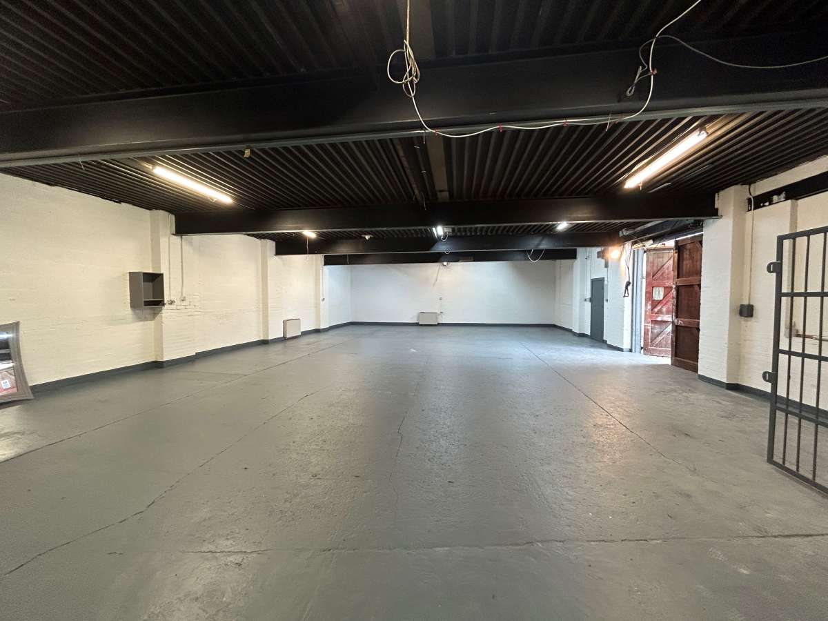 Industrial Unit in Leicester - photo 3