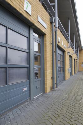 Industrial Unit in Crawley - photo 4