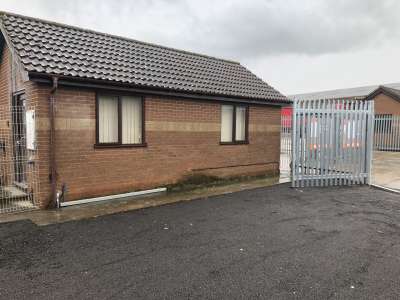Industrial Unit in Louth - photo 3