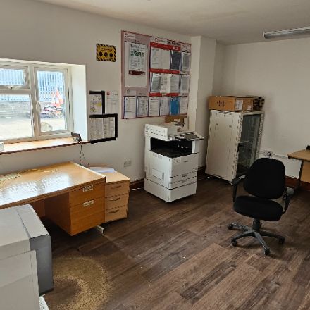 Industrial Unit in Taunton - photo 4