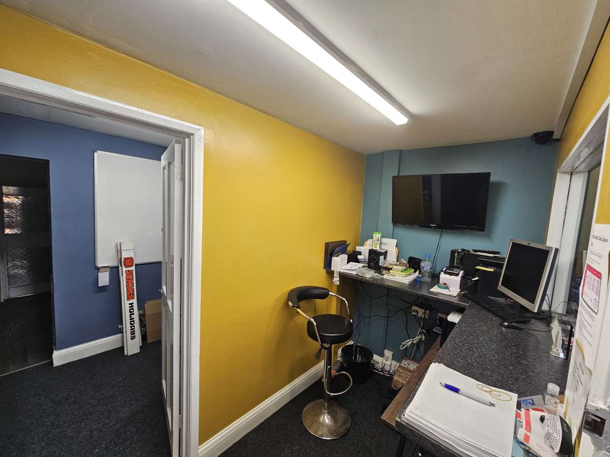 Office in Sheerness - photo 3