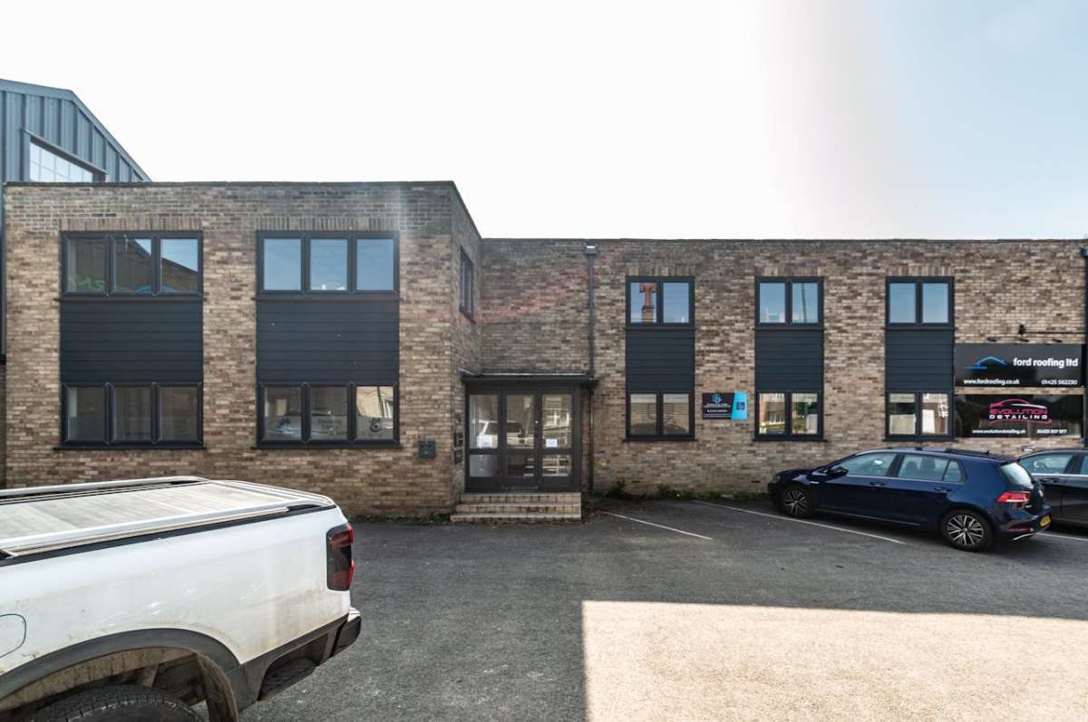 Investment in New Milton - photo 4