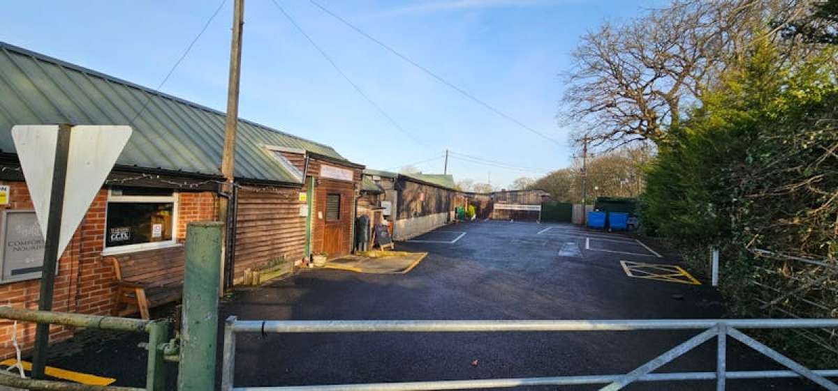 Investment in Woking - photo 2