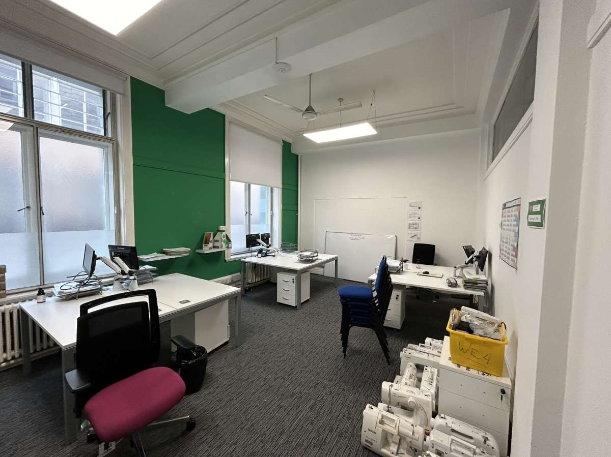 Office in Manchester - photo 3