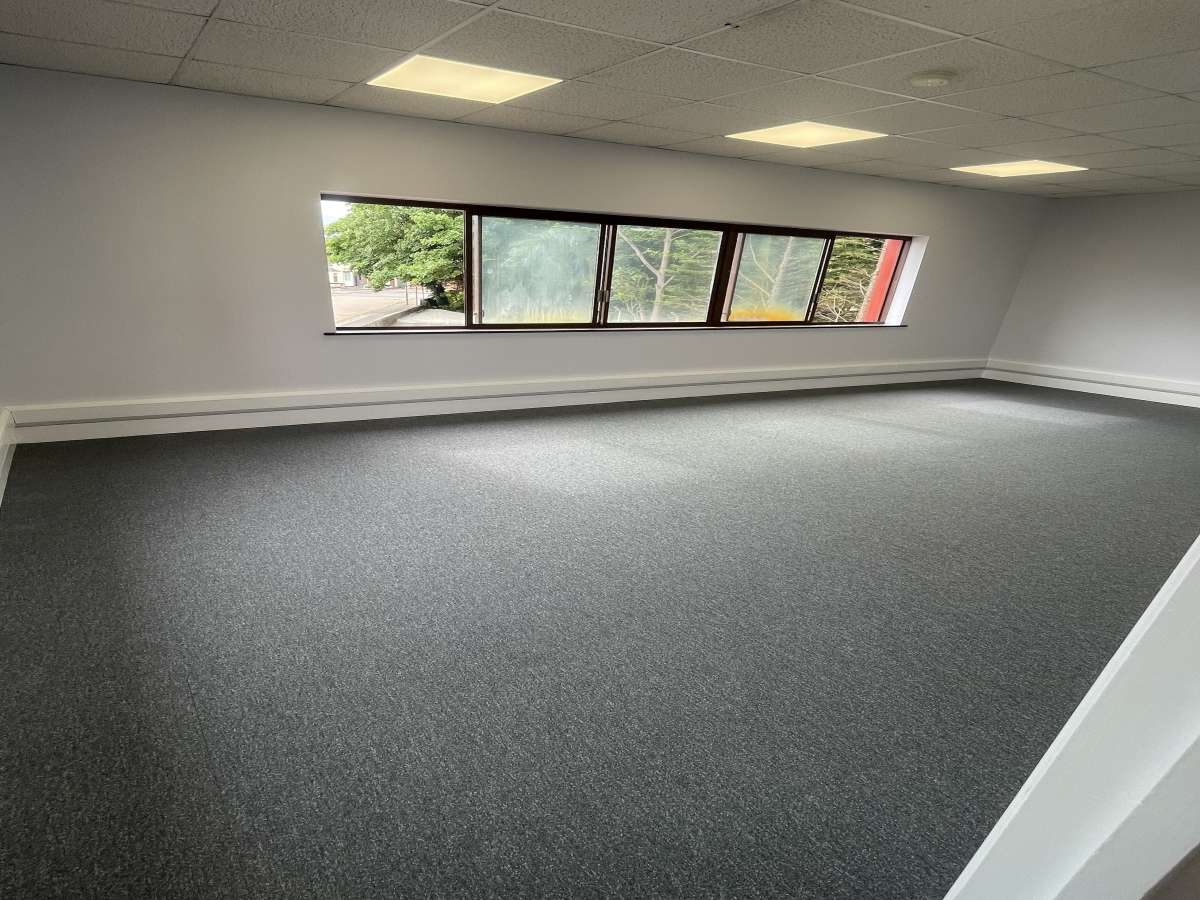 Office in Ashford - photo 2