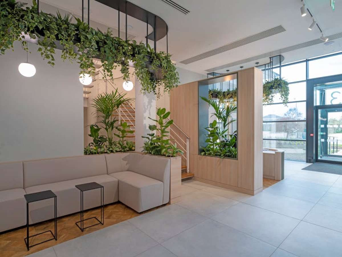 Office in Uxbridge - photo 4