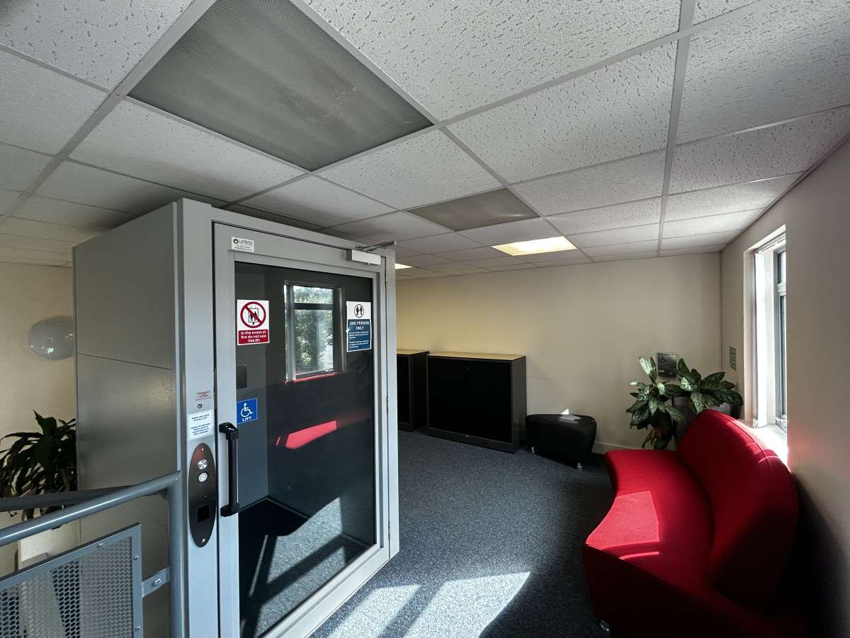 Office in Ashford - photo 3