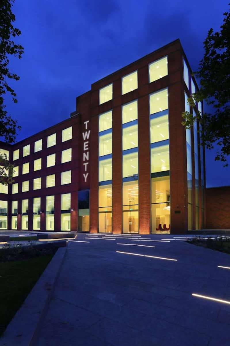 Office in Staines-upon-Thames - photo 4