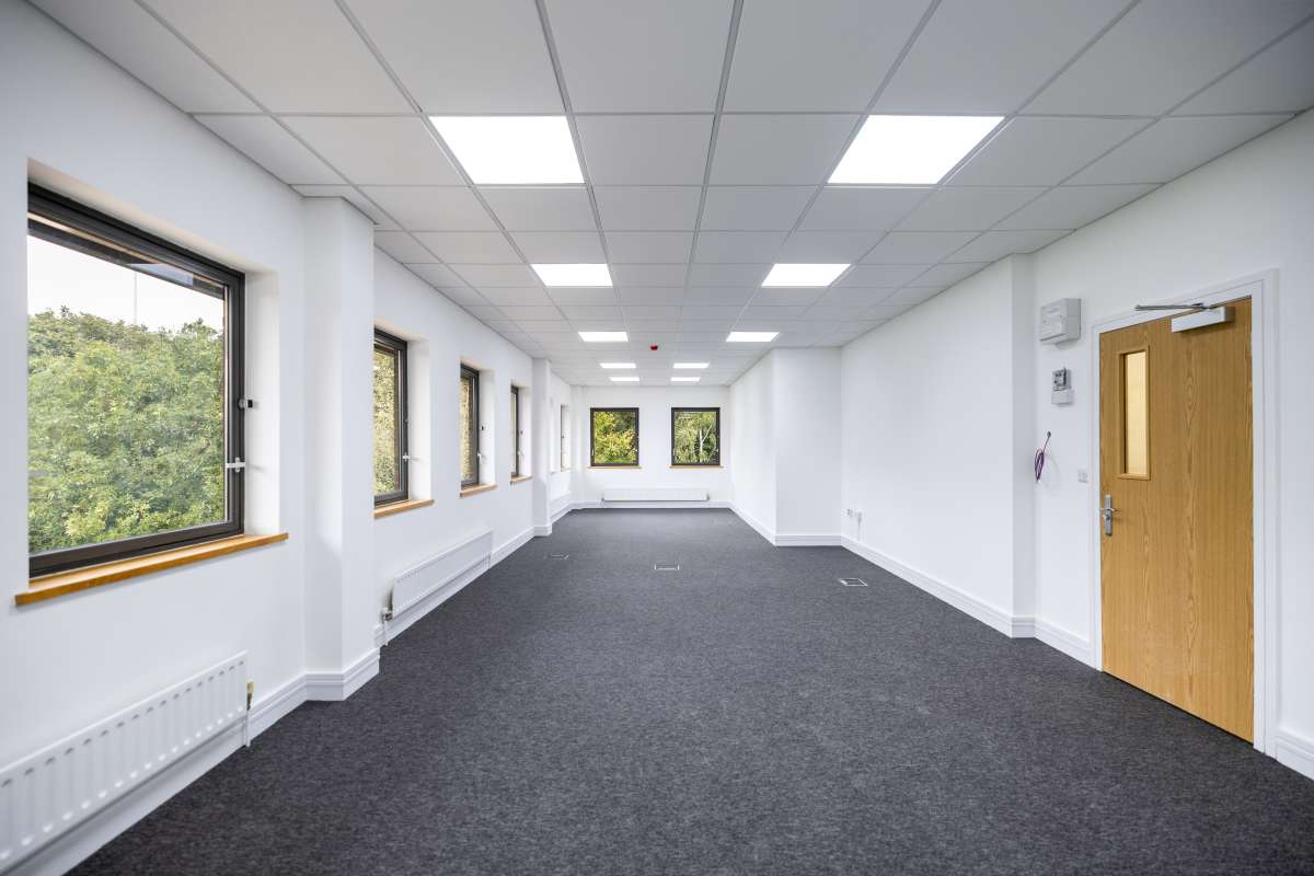 Office in Stevenage - photo 2