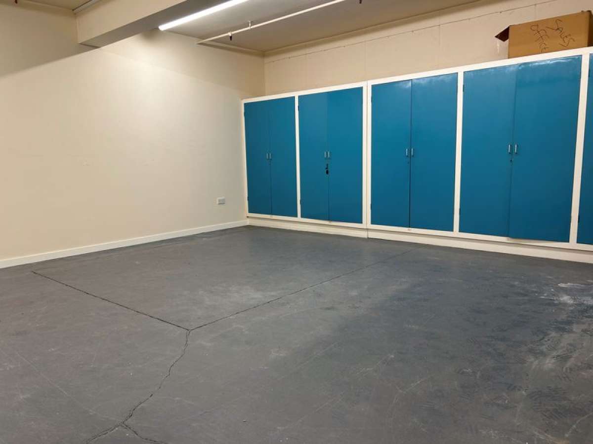 Office in Congleton - photo 3