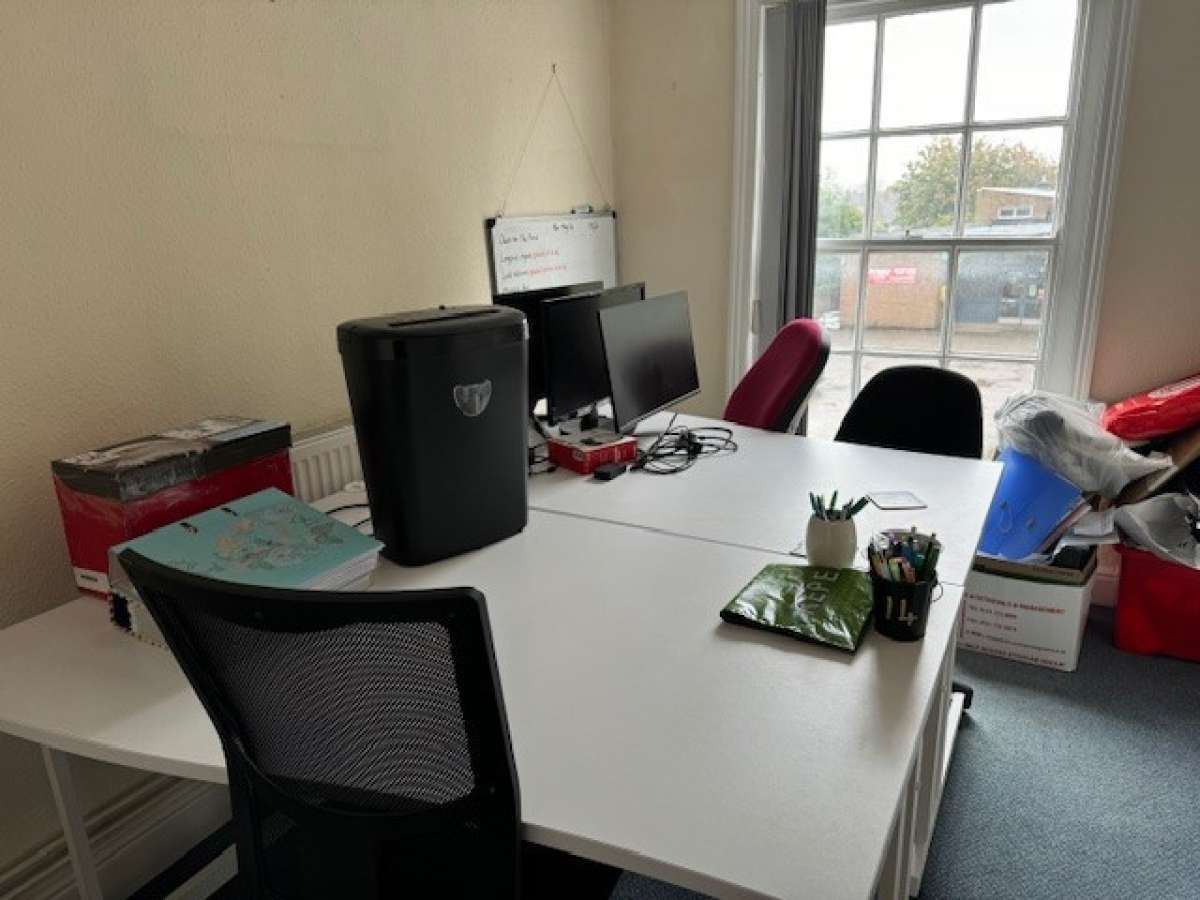 Office in Uttoxeter - photo 2
